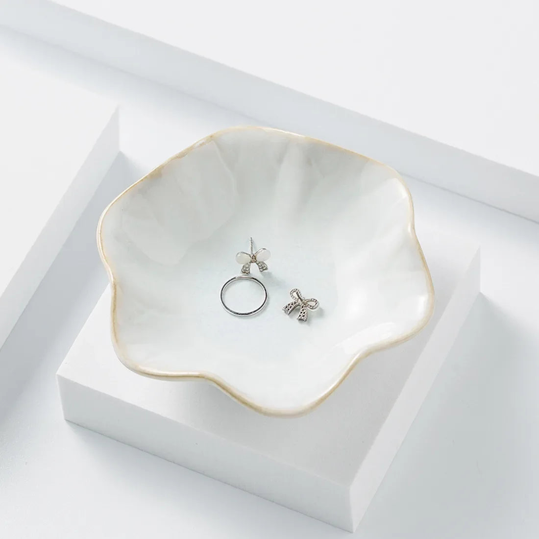 Ceramic Lotus Décor Plate